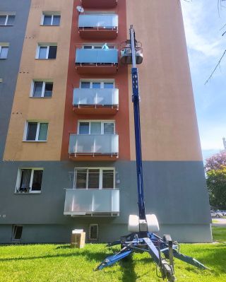 Potrebujete dosiahnuť vyššie ? My Vám to umožníme ! 💪🏼 Prenajmite si našu spoľahlivú zdvíhaciu plošinu ! Ideálna pre: 👉...